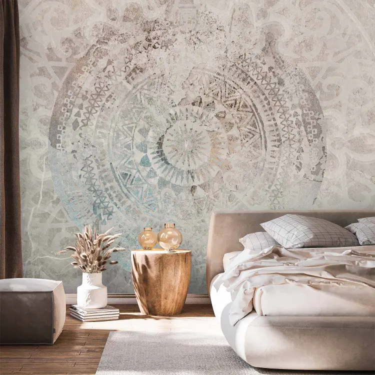 Mandala míru - detail na světlém mramoru